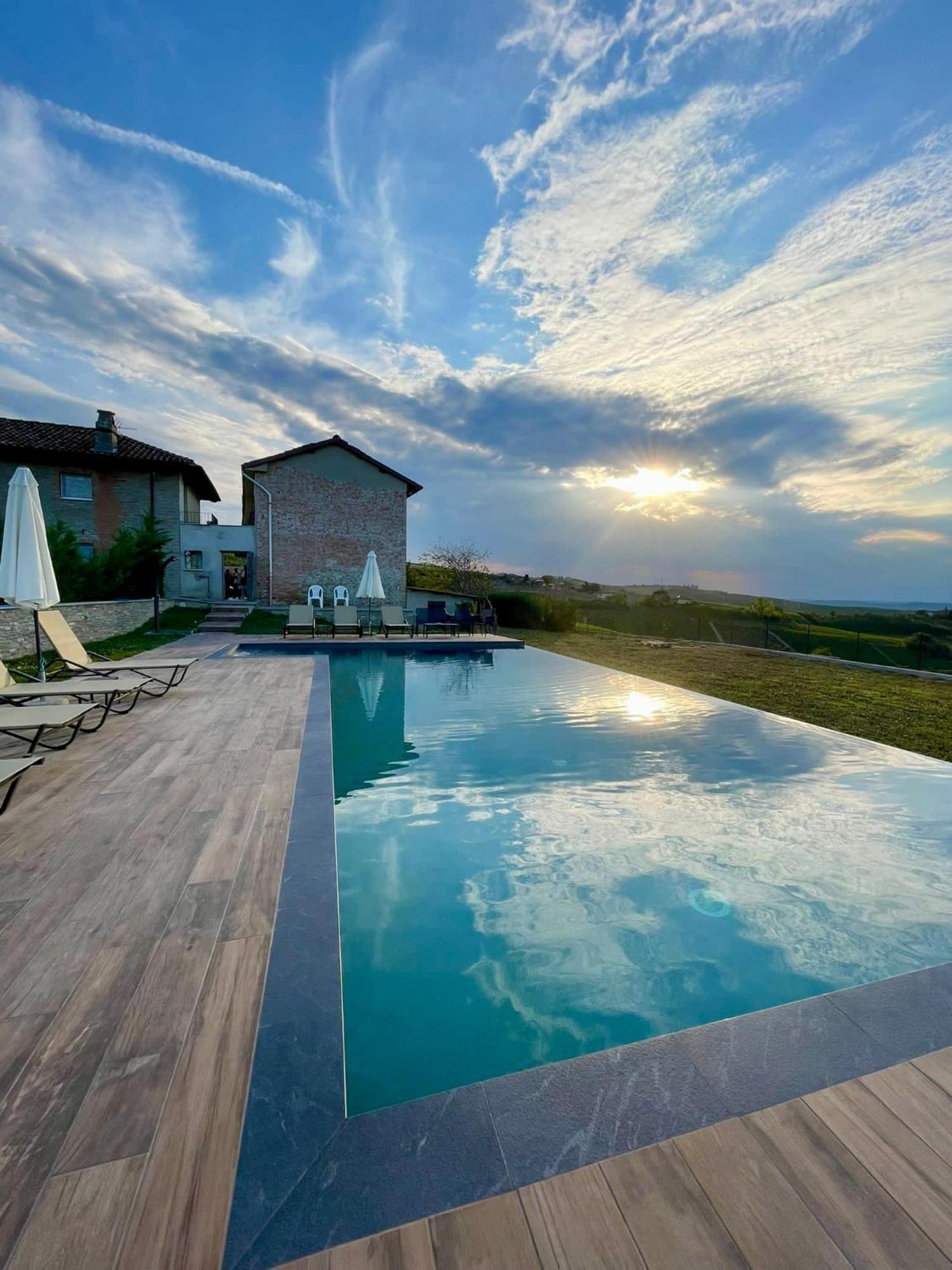 Villa Barbero Alba Langhe Mango Екстер'єр фото