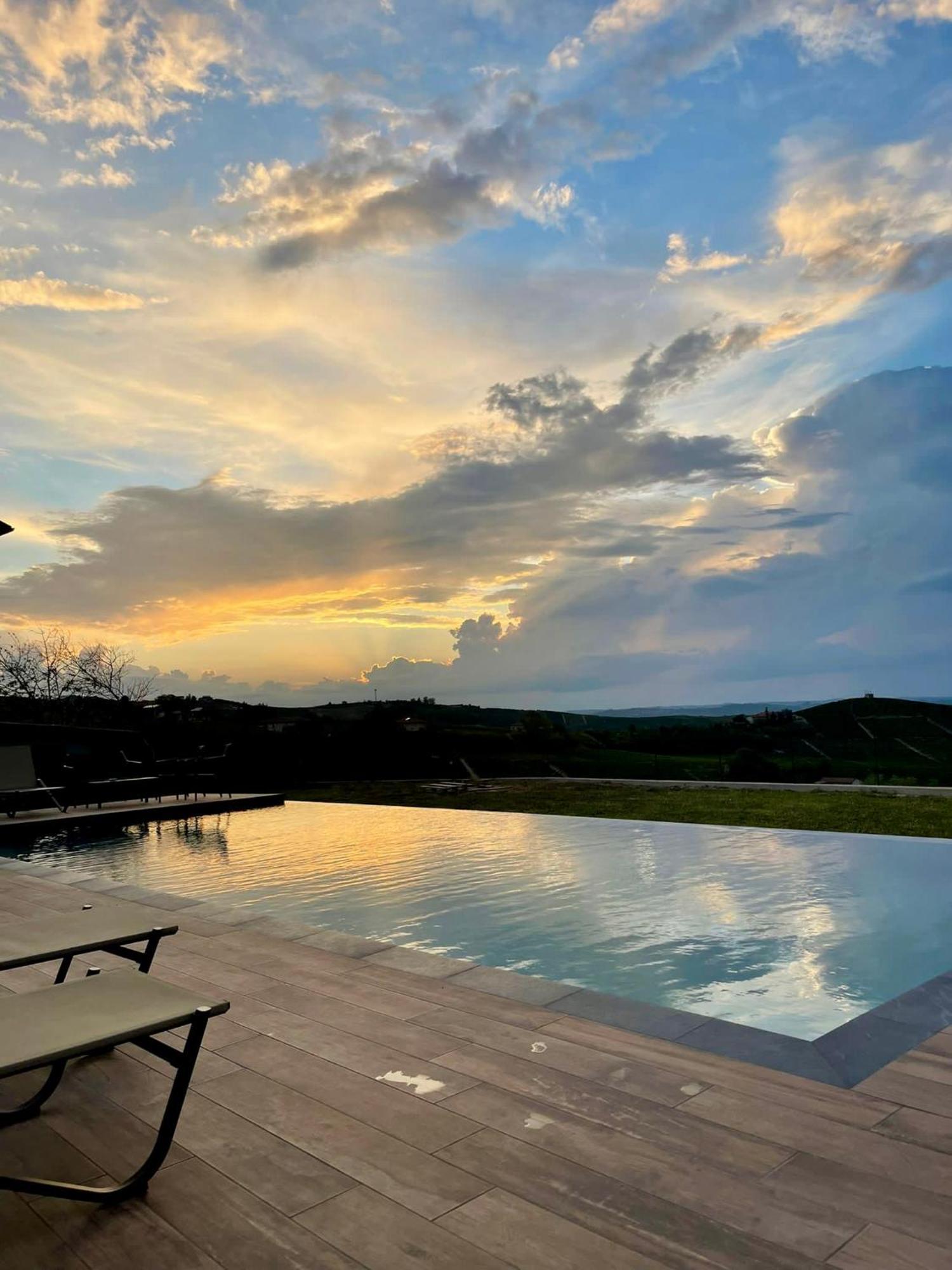 Villa Barbero Alba Langhe Mango Екстер'єр фото